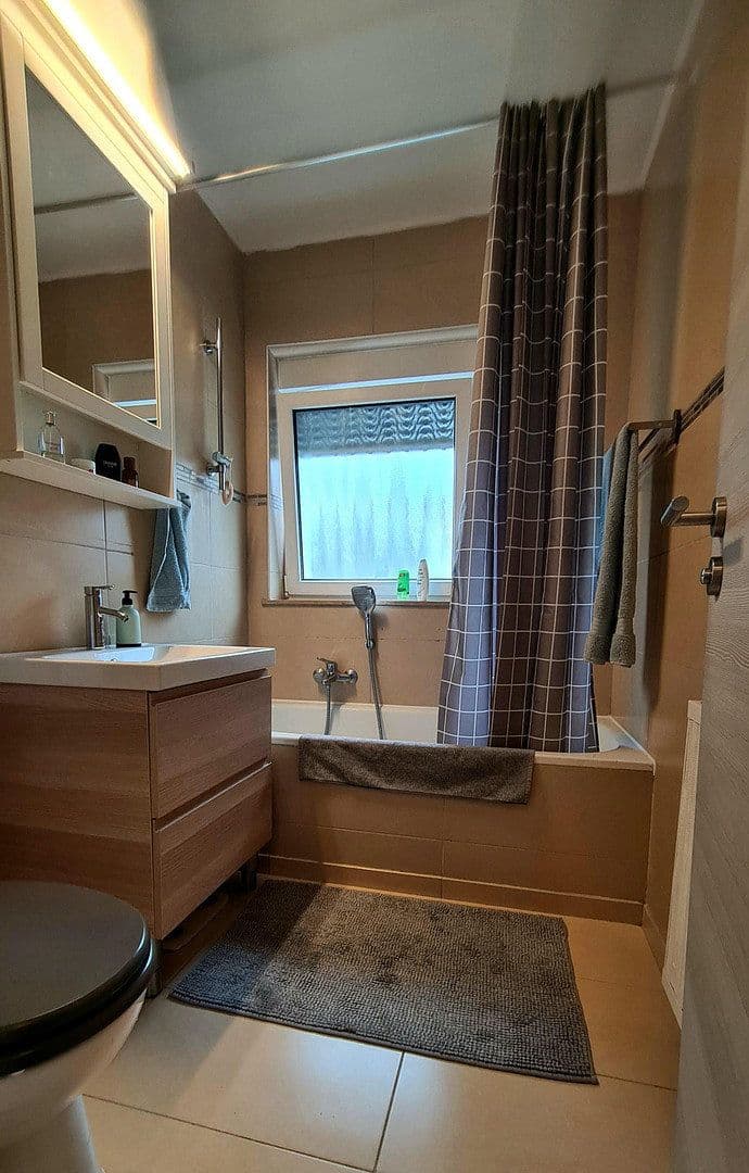 Pronájem bytu 3+1 70 m², Holteiweg 20B, Stuttgart, Bádensko-Württembersko Pronájem bytu 3+1 70 m², Holteiweg 20B, Stuttgart, Bádensko-Württembersko