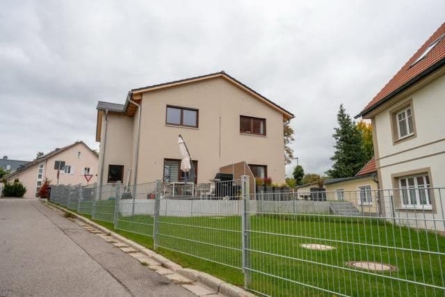 Pronájem domu 155 m², pozemek 267 m², Odelzhausen, Bavorsko Pronájem domu 155 m², pozemek 267 m², Odelzhausen, Bavorsko