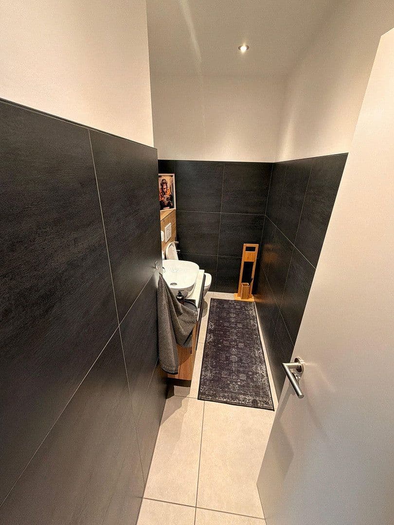 Pronájem domu 190 m², pozemek 311 m², Bruchköbel, Hessen Pronájem domu 190 m², pozemek 311 m², Bruchköbel, Hessen