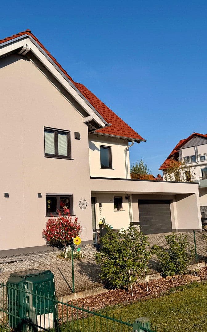 Pronájem domu 190 m², pozemek 311 m², Bruchköbel, Hessen Pronájem domu 190 m², pozemek 311 m², Bruchköbel, Hessen