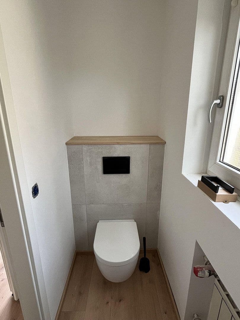 Pronájem domu 135 m², pozemek 720 m², Von-Bezzel Str 24, Erlangen, Bavorsko Pronájem domu 135 m², pozemek 720 m², Von-Bezzel Str 24, Erlangen, Bavorsko