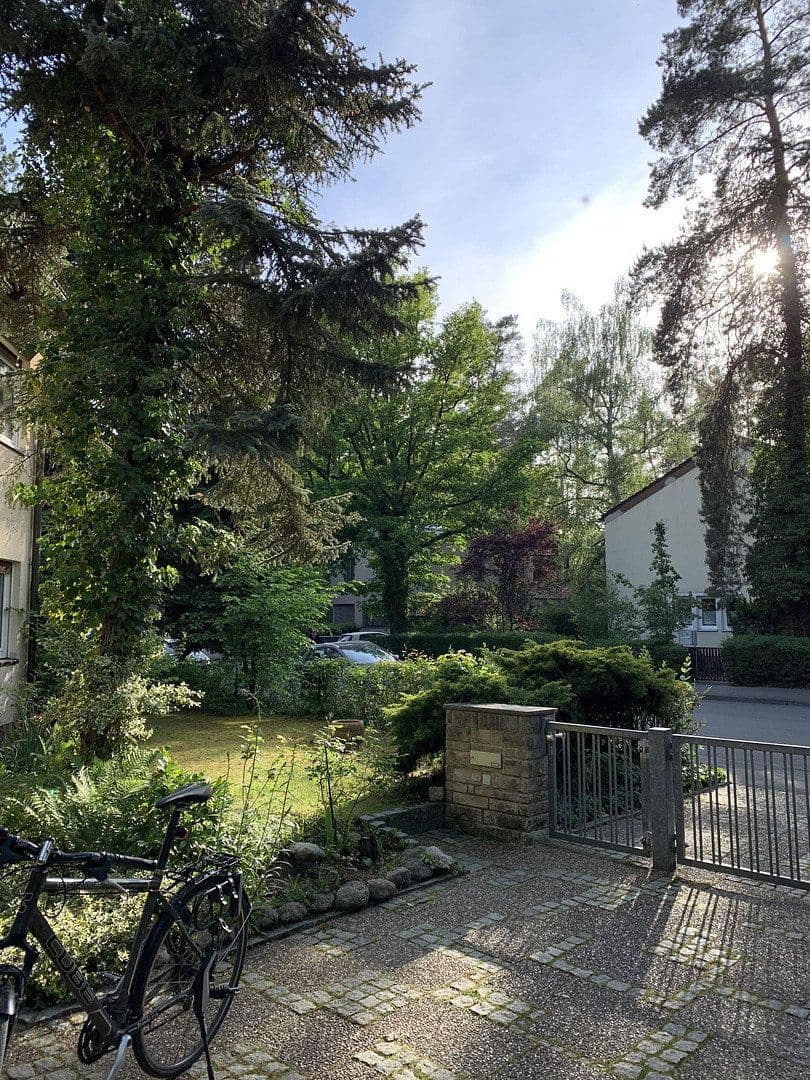 Pronájem domu 135 m², pozemek 720 m², Von-Bezzel Str 24, Erlangen, Bavorsko Pronájem domu 135 m², pozemek 720 m², Von-Bezzel Str 24, Erlangen, Bavorsko