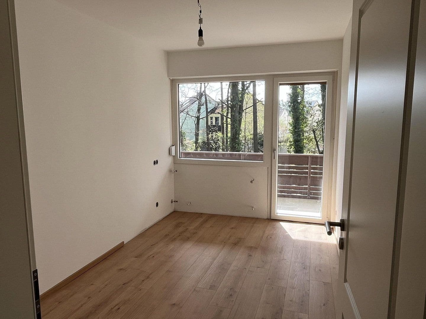 Pronájem domu 135 m², pozemek 720 m², Von-Bezzel Str 24, Erlangen, Bavorsko Pronájem domu 135 m², pozemek 720 m², Von-Bezzel Str 24, Erlangen, Bavorsko