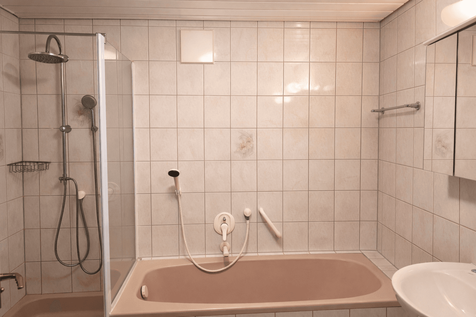 Prodej domu 225 m², pozemek 503 m², Großbottwar, Bádensko-Württembersko Prodej domu 225 m², pozemek 503 m², Großbottwar, Bádensko-Württembersko