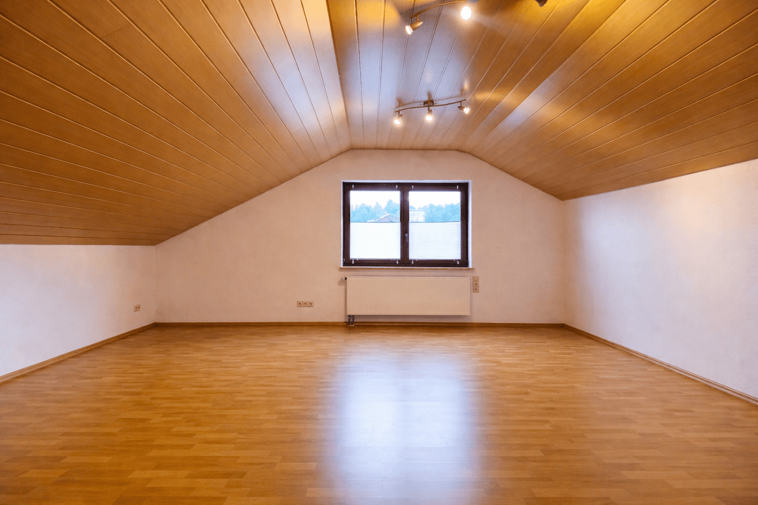 Prodej domu 225 m², pozemek 503 m², Großbottwar, Bádensko-Württembersko Prodej domu 225 m², pozemek 503 m², Großbottwar, Bádensko-Württembersko