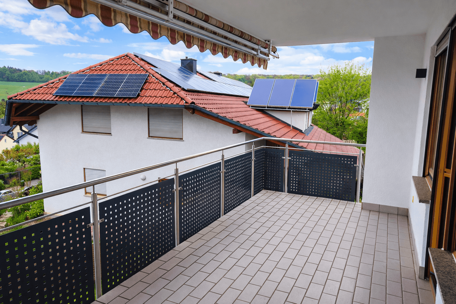 Prodej domu 225 m², pozemek 503 m², Großbottwar, Bádensko-Württembersko Prodej domu 225 m², pozemek 503 m², Großbottwar, Bádensko-Württembersko