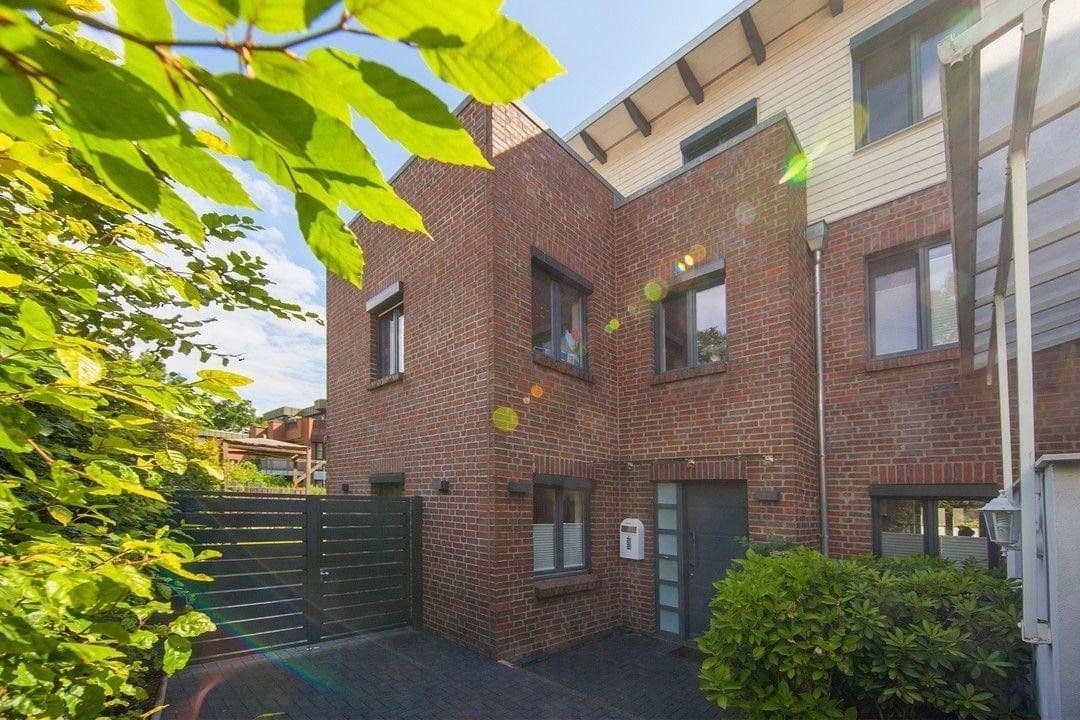 Pronájem domu 210 m², pozemek 400 m², Hamburg, Hamburg Pronájem domu 210 m², pozemek 400 m², Hamburg, Hamburg