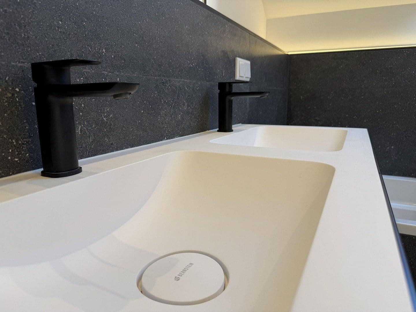 Prodej domu 161 m², pozemek 318 m², Erlangen, Bavorsko Prodej domu 161 m², pozemek 318 m², Erlangen, Bavorsko