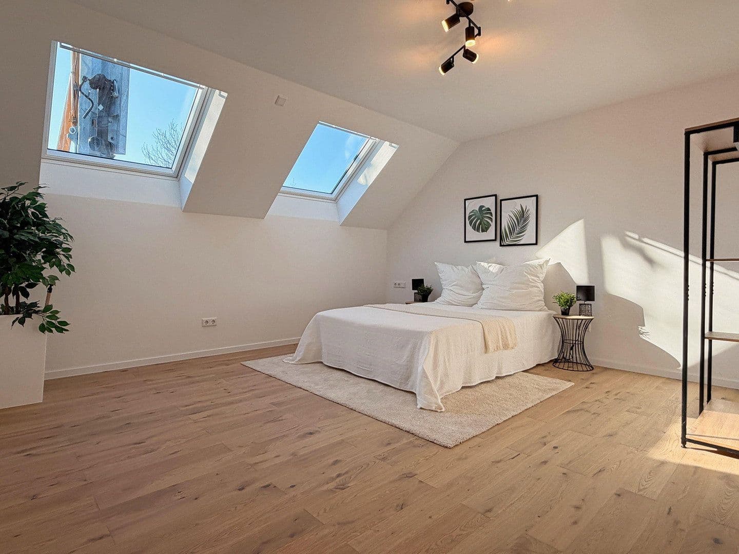 Prodej domu 161 m², pozemek 318 m², Erlangen, Bavorsko Prodej domu 161 m², pozemek 318 m², Erlangen, Bavorsko