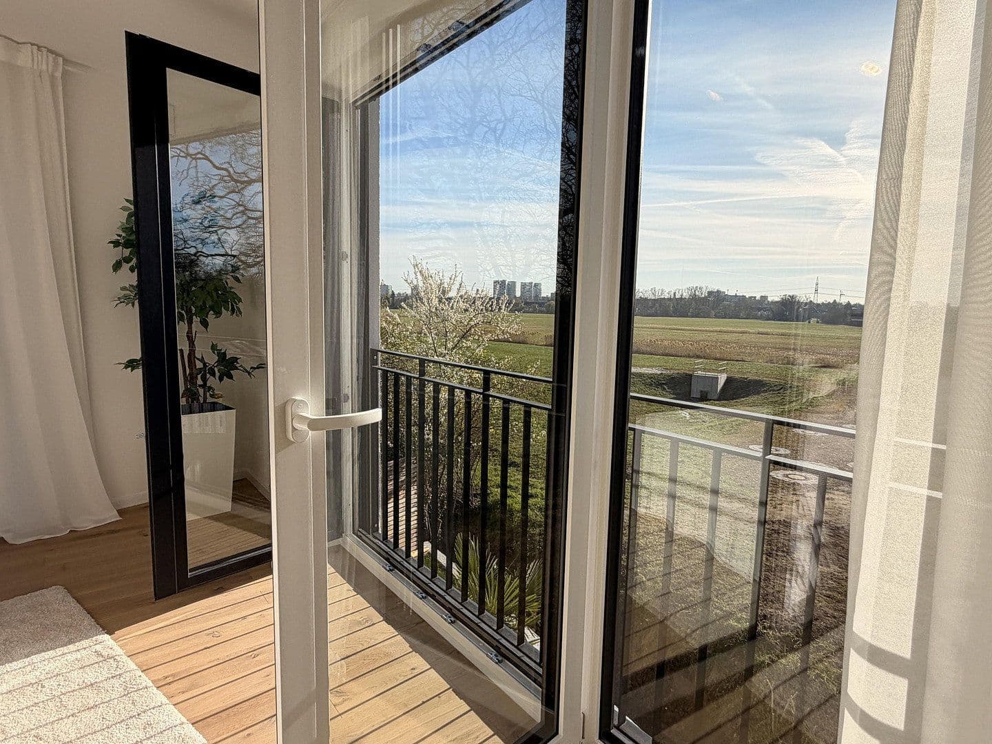 Prodej domu 161 m², pozemek 318 m², Erlangen, Bavorsko Prodej domu 161 m², pozemek 318 m², Erlangen, Bavorsko