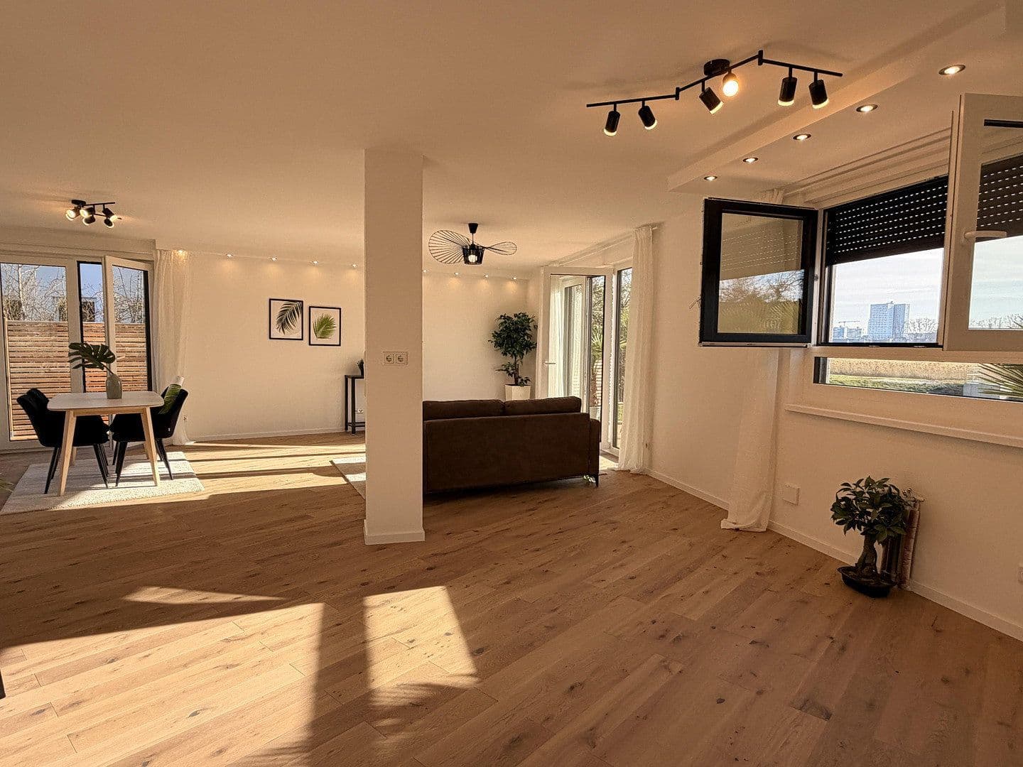 Prodej domu 161 m², pozemek 318 m², Erlangen, Bavorsko Prodej domu 161 m², pozemek 318 m², Erlangen, Bavorsko