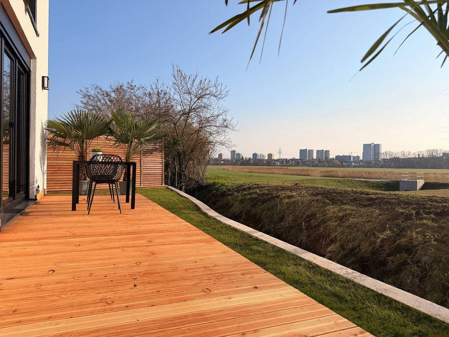 Prodej domu 161 m², pozemek 318 m², Erlangen, Bavorsko Prodej domu 161 m², pozemek 318 m², Erlangen, Bavorsko