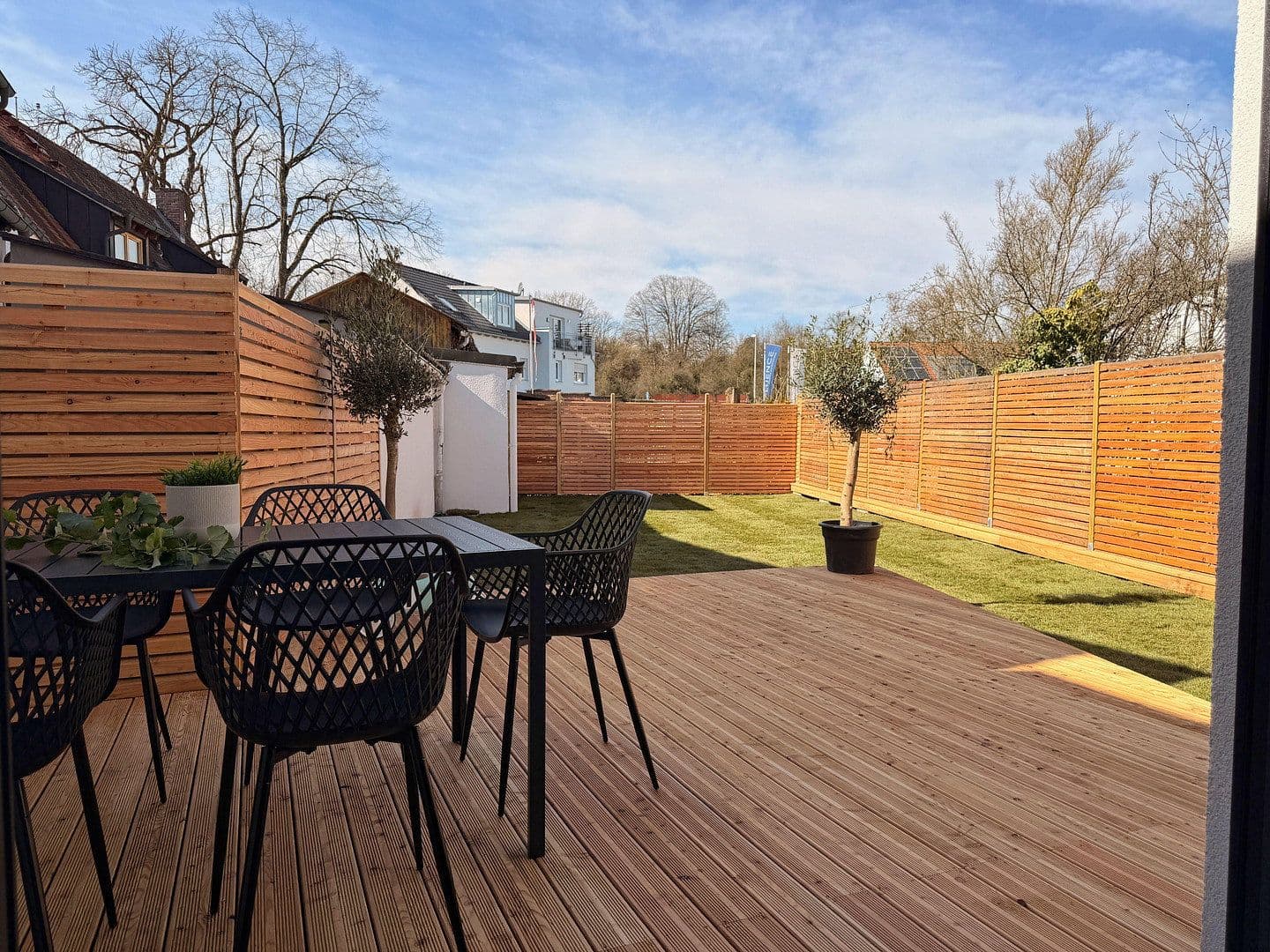 Prodej domu 161 m², pozemek 318 m², Erlangen, Bavorsko Prodej domu 161 m², pozemek 318 m², Erlangen, Bavorsko