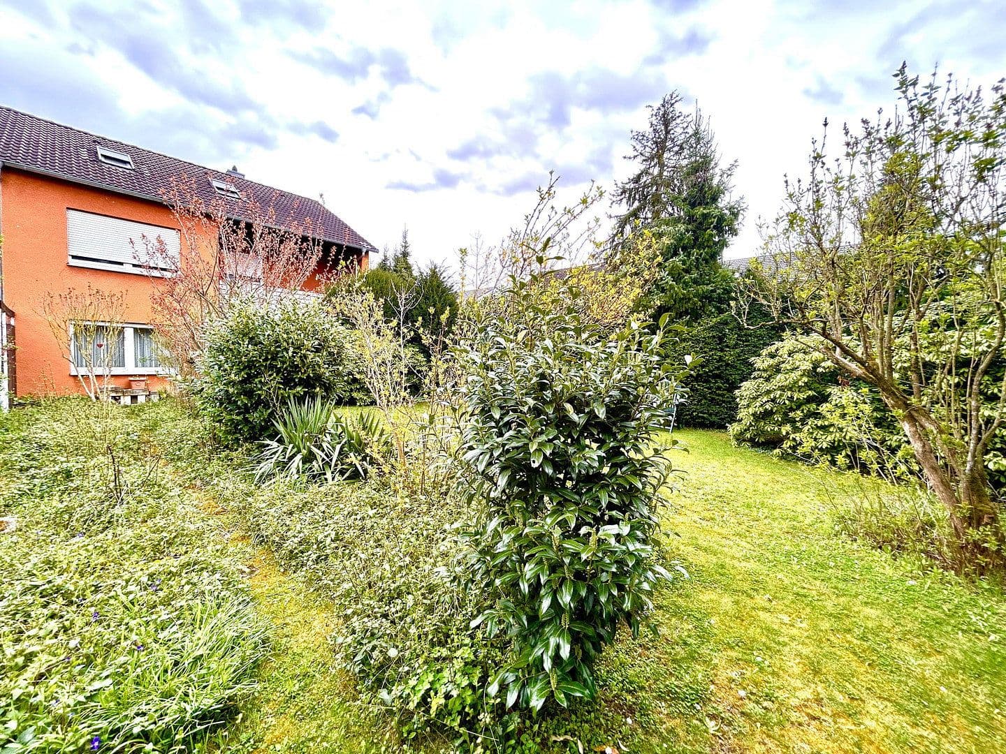 Prodej domu 177 m², pozemek 371 m², Frankfurt, Hessen Prodej domu 177 m², pozemek 371 m², Frankfurt, Hessen