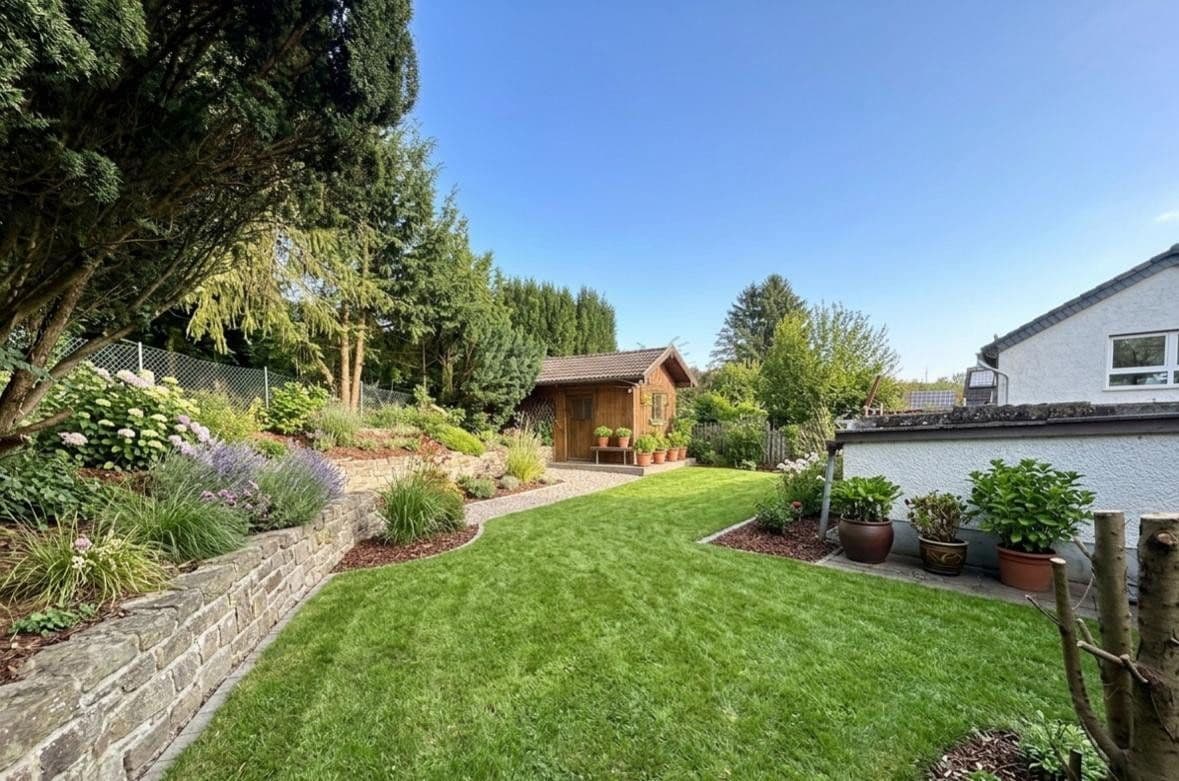 Prodej domu 111 m², pozemek 554 m², Kürten, Severní Porýní-Vestfálsko Prodej domu 111 m², pozemek 554 m², Kürten, Severní Porýní-Vestfálsko