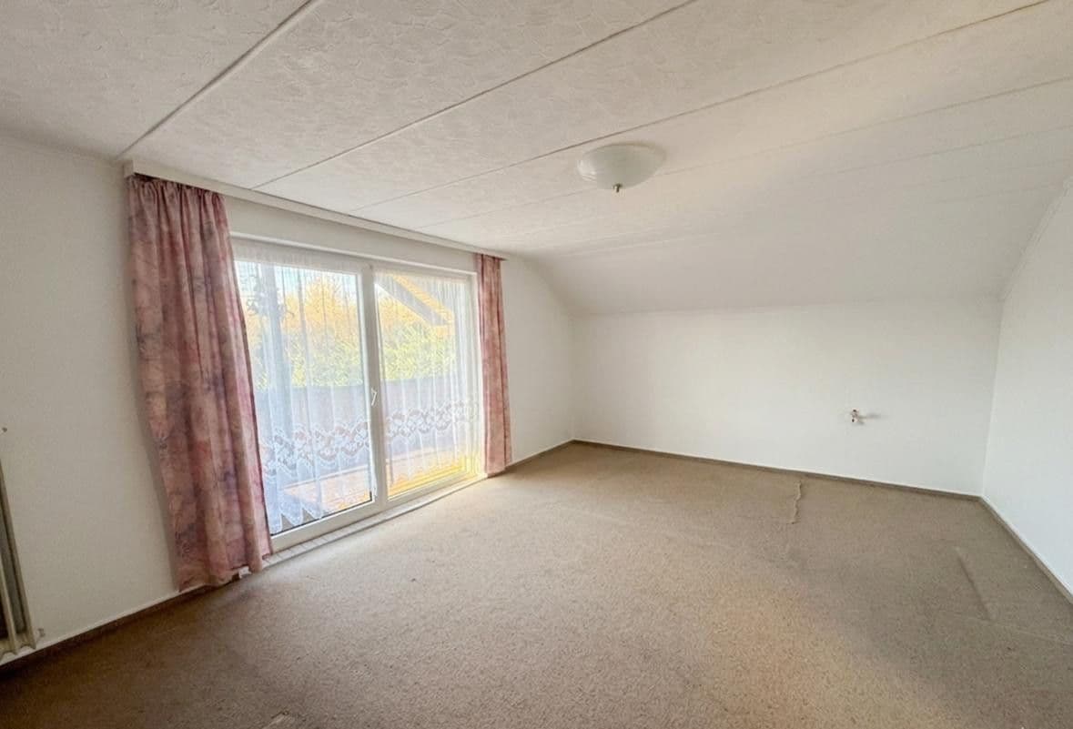 Prodej domu 111 m², pozemek 554 m², Kürten, Severní Porýní-Vestfálsko Prodej domu 111 m², pozemek 554 m², Kürten, Severní Porýní-Vestfálsko