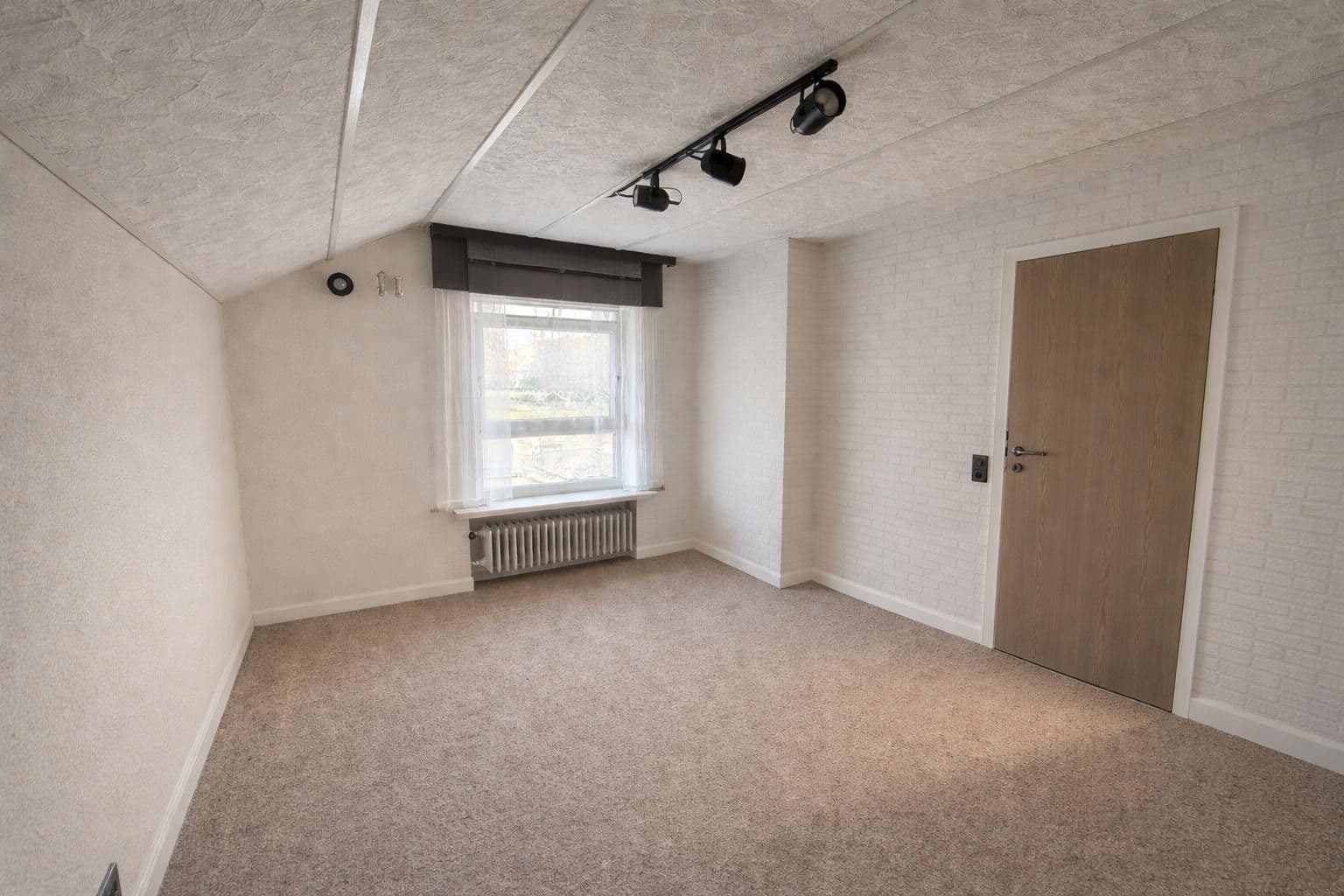 Prodej domu 111 m², pozemek 554 m², Kürten, Severní Porýní-Vestfálsko Prodej domu 111 m², pozemek 554 m², Kürten, Severní Porýní-Vestfálsko