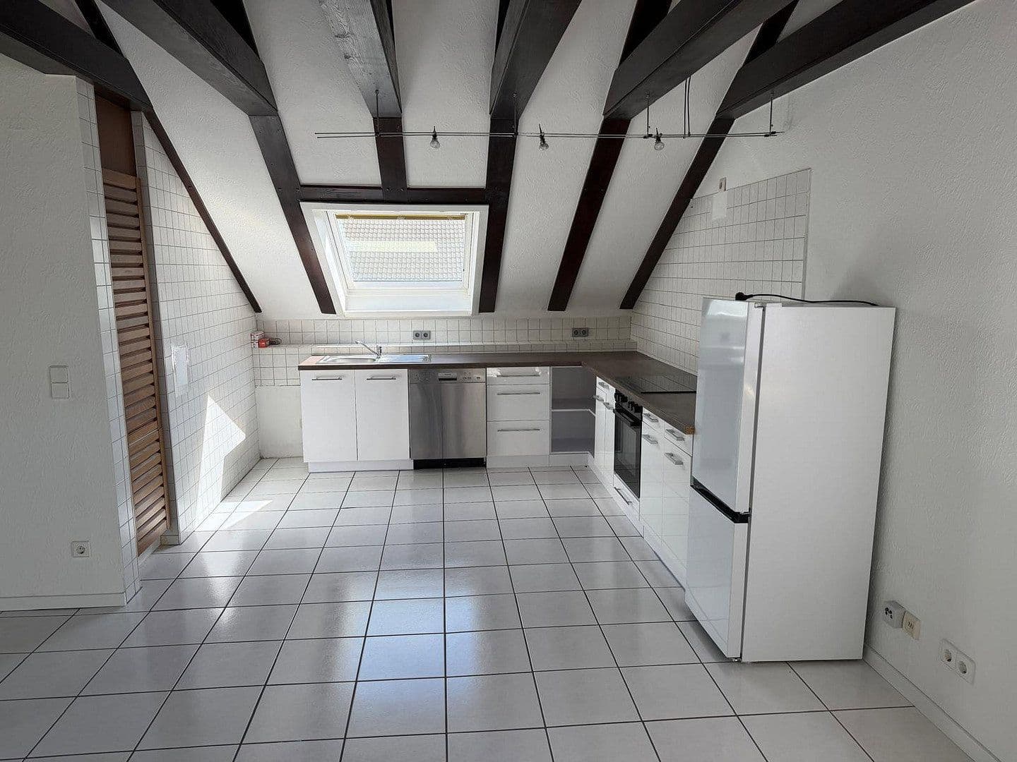 Pronájem bytu 3+1 74 m², Röngtenstr. 10, Karlsdorf-Neuthard, Bádensko-Württembersko Pronájem bytu 3+1 74 m², Röngtenstr. 10, Karlsdorf-Neuthard, Bádensko-Württembersko