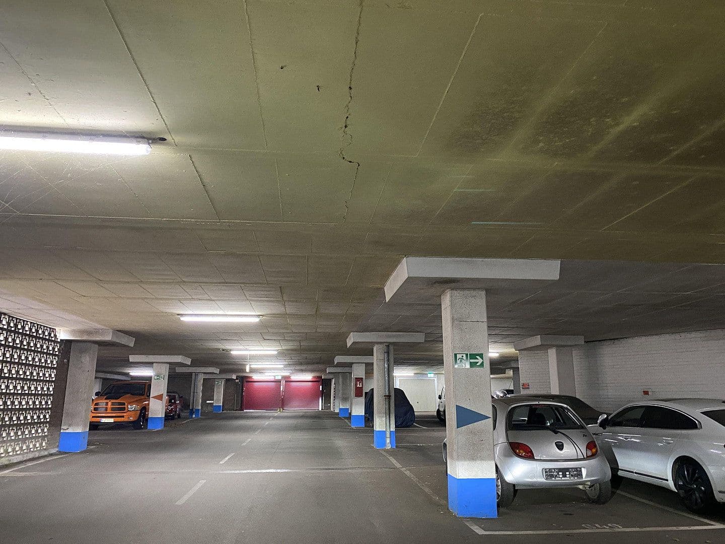 Prodej garáže, Oberstr. 101, Köln, Severní Porýní-Vestfálsko Prodej garáže, Oberstr. 101, Köln, Severní Porýní-Vestfálsko