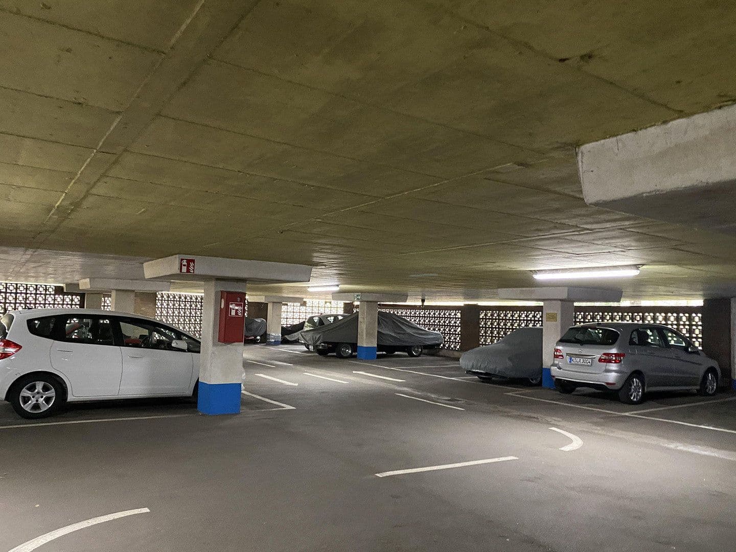 Prodej garáže, Oberstr. 101, Köln, Severní Porýní-Vestfálsko Prodej garáže, Oberstr. 101, Köln, Severní Porýní-Vestfálsko
