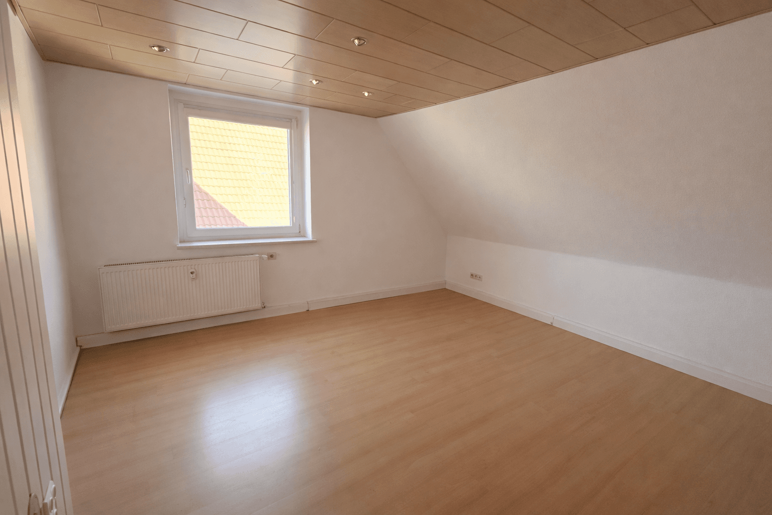 Pronájem bytu 3+1 42 m², Teichstraße 28, Sandersdorf-Brehna, Sasko-Anhaltsko Pronájem bytu 3+1 42 m², Teichstraße 28, Sandersdorf-Brehna, Sasko-Anhaltsko