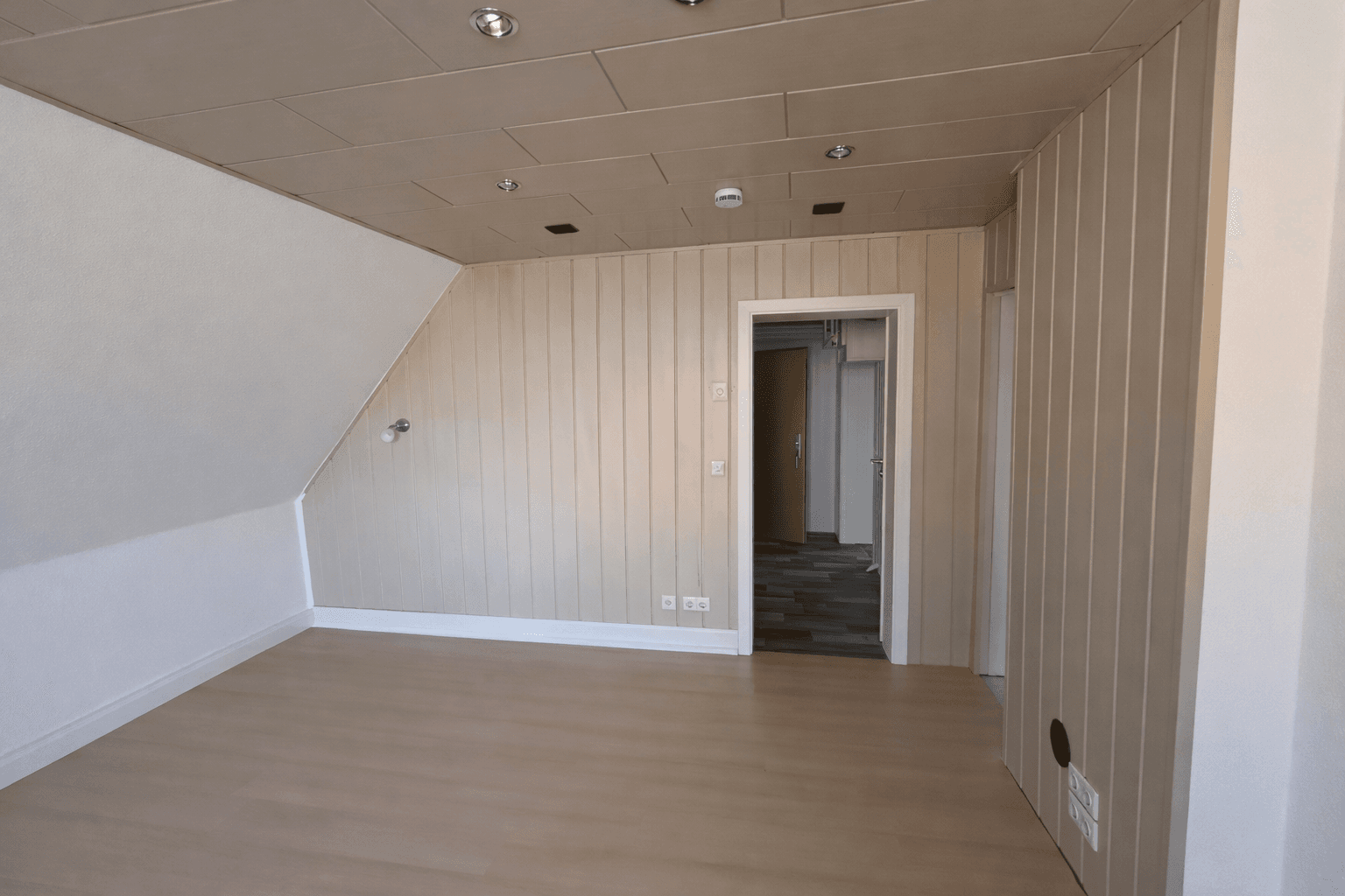 Pronájem bytu 3+1 42 m², Teichstraße 28, Sandersdorf-Brehna, Sasko-Anhaltsko Pronájem bytu 3+1 42 m², Teichstraße 28, Sandersdorf-Brehna, Sasko-Anhaltsko