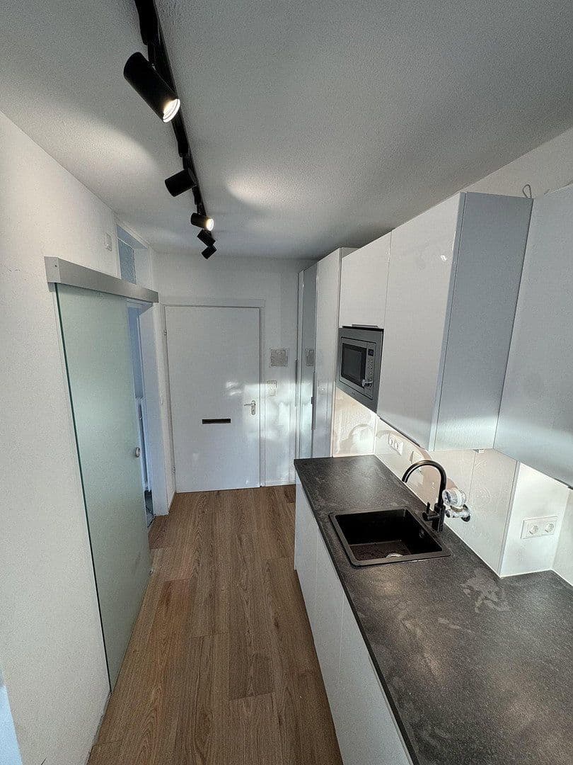 Pronájem bytu 1+1 30 m², Jakob-Hagenbucher Straße 4, München, Bavorsko Pronájem bytu 1+1 30 m², Jakob-Hagenbucher Straße 4, München, Bavorsko