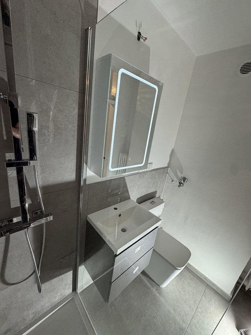 Pronájem bytu 1+1 30 m², Jakob-Hagenbucher Straße 4, München, Bavorsko Pronájem bytu 1+1 30 m², Jakob-Hagenbucher Straße 4, München, Bavorsko