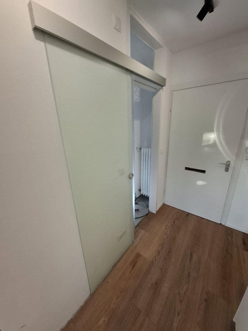 Pronájem bytu 1+1 30 m², Jakob-Hagenbucher Straße, München, Bavorsko Pronájem bytu 1+1 30 m², Jakob-Hagenbucher Straße, München, Bavorsko