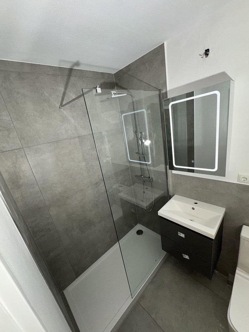 Pronájem bytu 1+1 30 m², Jakob-Hagenbucher Straße 4, München, Bavorsko Pronájem bytu 1+1 30 m², Jakob-Hagenbucher Straße 4, München, Bavorsko