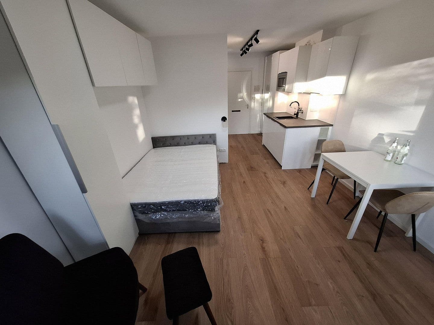 Pronájem bytu 1+1 30 m², Jakob-Hagenbucher Straße, München, Bavorsko Pronájem bytu 1+1 30 m², Jakob-Hagenbucher Straße, München, Bavorsko