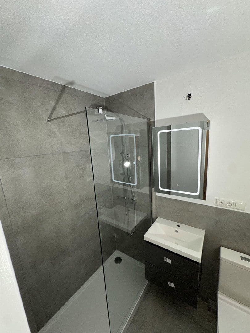 Pronájem bytu 1+1 30 m², Jakob-Hagenbucher Straße 4, München, Bavorsko Pronájem bytu 1+1 30 m², Jakob-Hagenbucher Straße 4, München, Bavorsko