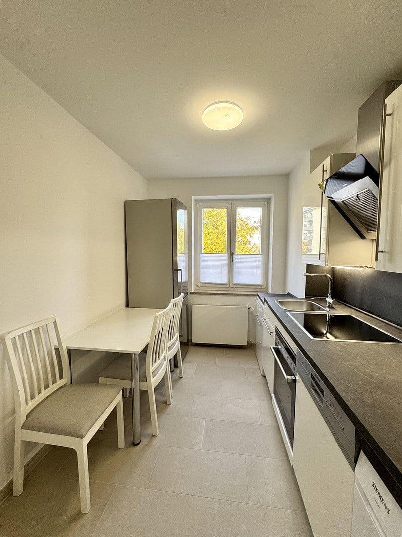 Pronájem bytu 1+1 80 m², Frankfurter Ring 14, München, Bavorsko Pronájem bytu 1+1 80 m², Frankfurter Ring 14, München, Bavorsko