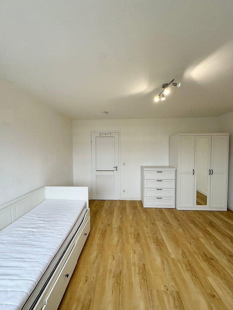 Pronájem bytu 1+1 80 m², Frankfurter Ring 14, München, Bavorsko Pronájem bytu 1+1 80 m², Frankfurter Ring 14, München, Bavorsko