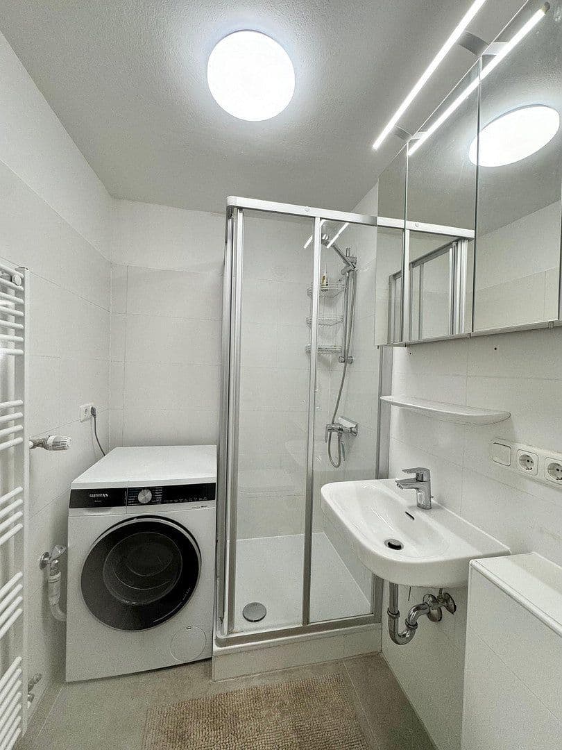 Pronájem bytu 1+1 80 m², Frankfurter Ring 14, München, Bavorsko Pronájem bytu 1+1 80 m², Frankfurter Ring 14, München, Bavorsko