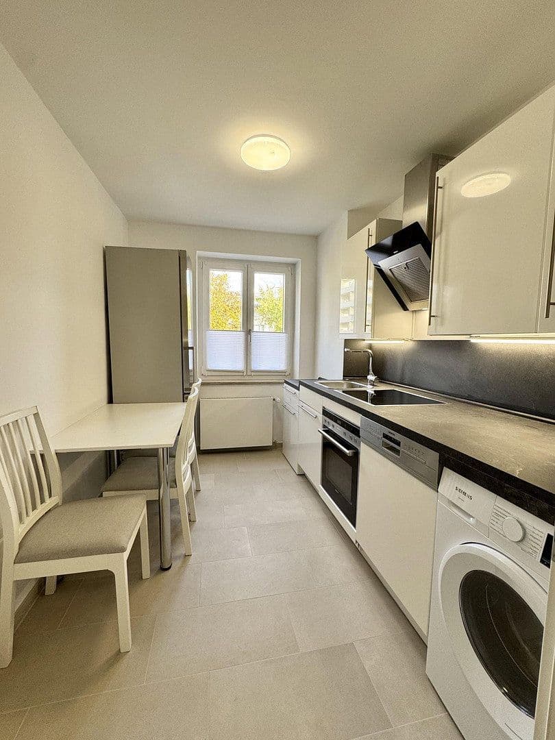 Pronájem bytu 1+1 80 m², Frankfurter Ring 14, München, Bavorsko Pronájem bytu 1+1 80 m², Frankfurter Ring 14, München, Bavorsko