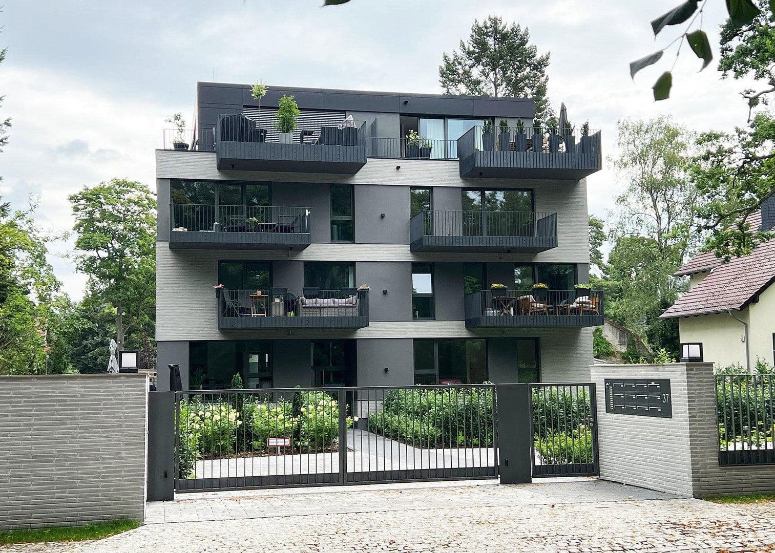 Pronájem bytu 3+1 95 m², Ostendorfstraße 37, Berlin, Berlín Pronájem bytu 3+1 95 m², Ostendorfstraße 37, Berlin, Berlín