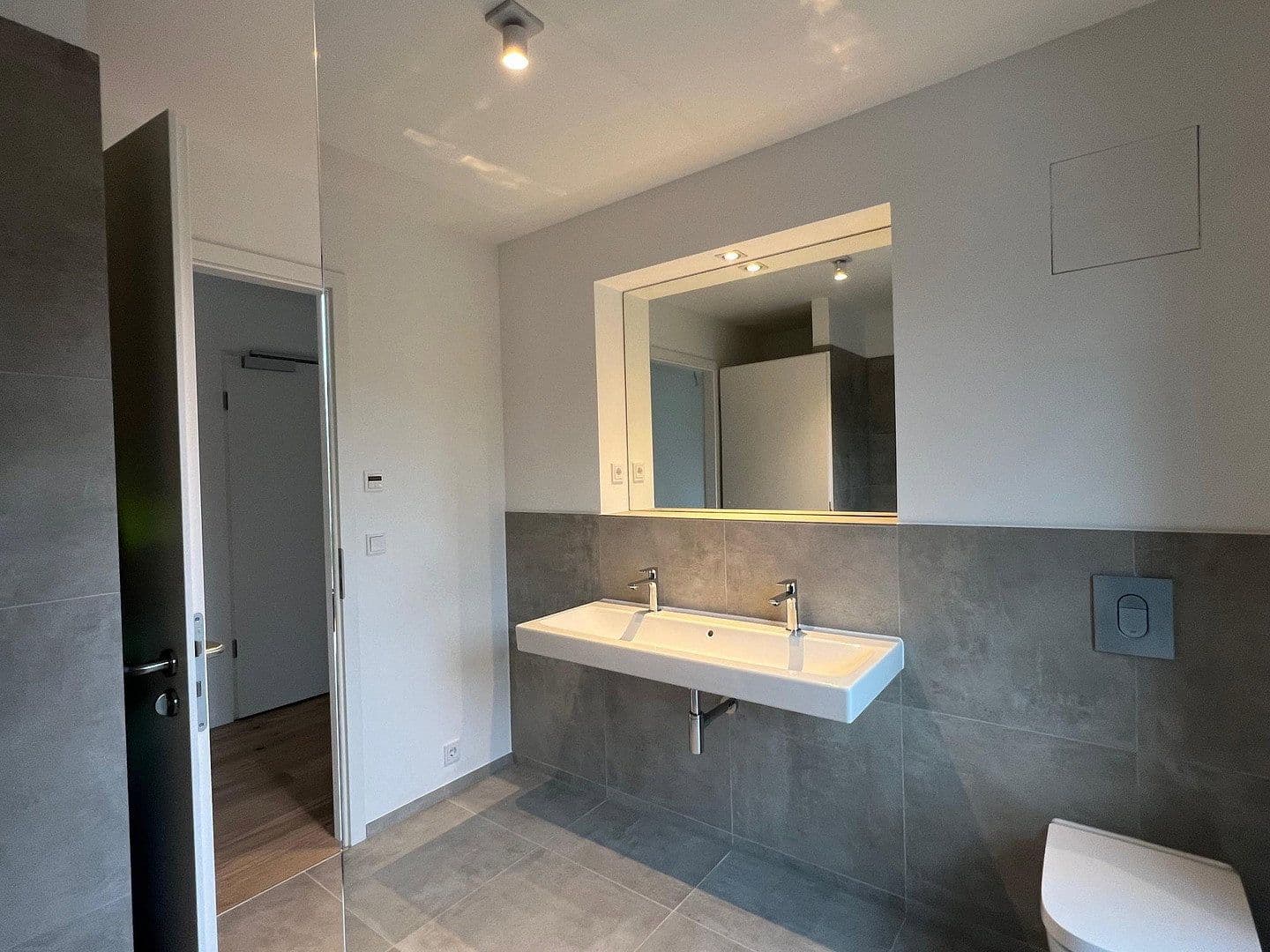 Pronájem bytu 3+1 95 m², Ostendorfstraße 37, Berlin, Berlín Pronájem bytu 3+1 95 m², Ostendorfstraße 37, Berlin, Berlín