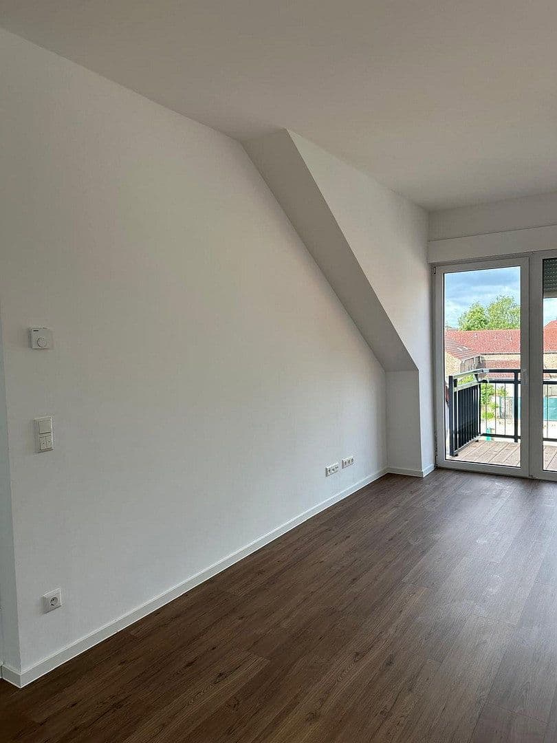 Pronájem bytu 2+1 55 m², Hamburger Allee 51, Nauen, Braniborsko Pronájem bytu 2+1 55 m², Hamburger Allee 51, Nauen, Braniborsko