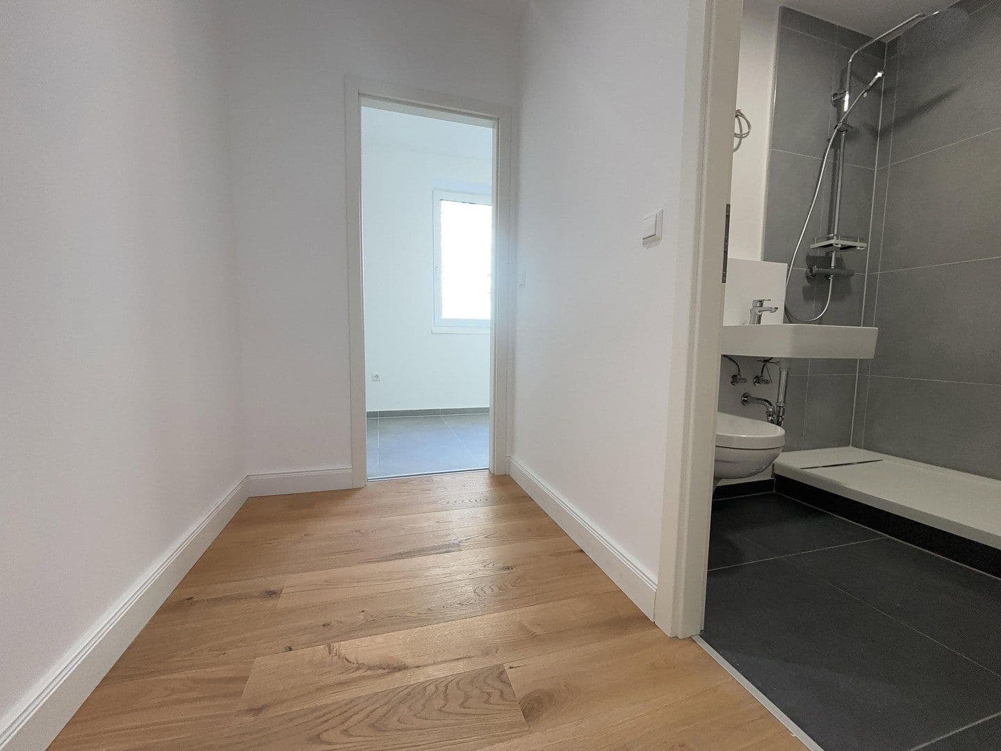 Prodej bytu 3+1 60 m², Weydemeyerstraße 17, Berlin, Berlín Prodej bytu 3+1 60 m², Weydemeyerstraße 17, Berlin, Berlín
