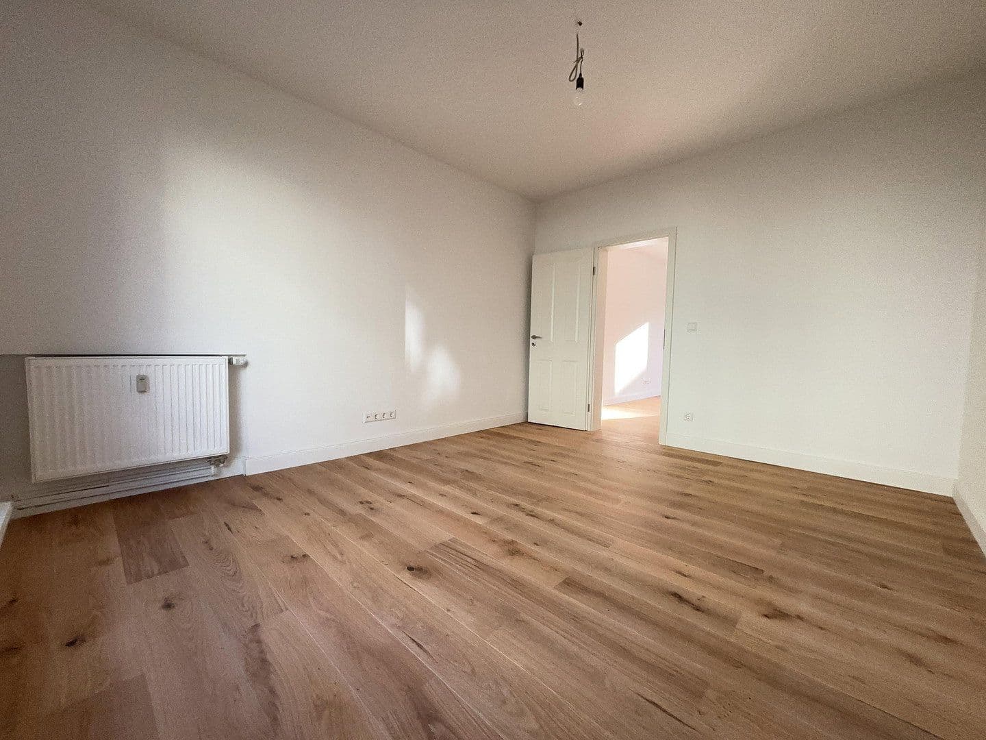 Prodej bytu 3+1 60 m², Weydemeyerstraße 17, Berlin, Berlín Prodej bytu 3+1 60 m², Weydemeyerstraße 17, Berlin, Berlín