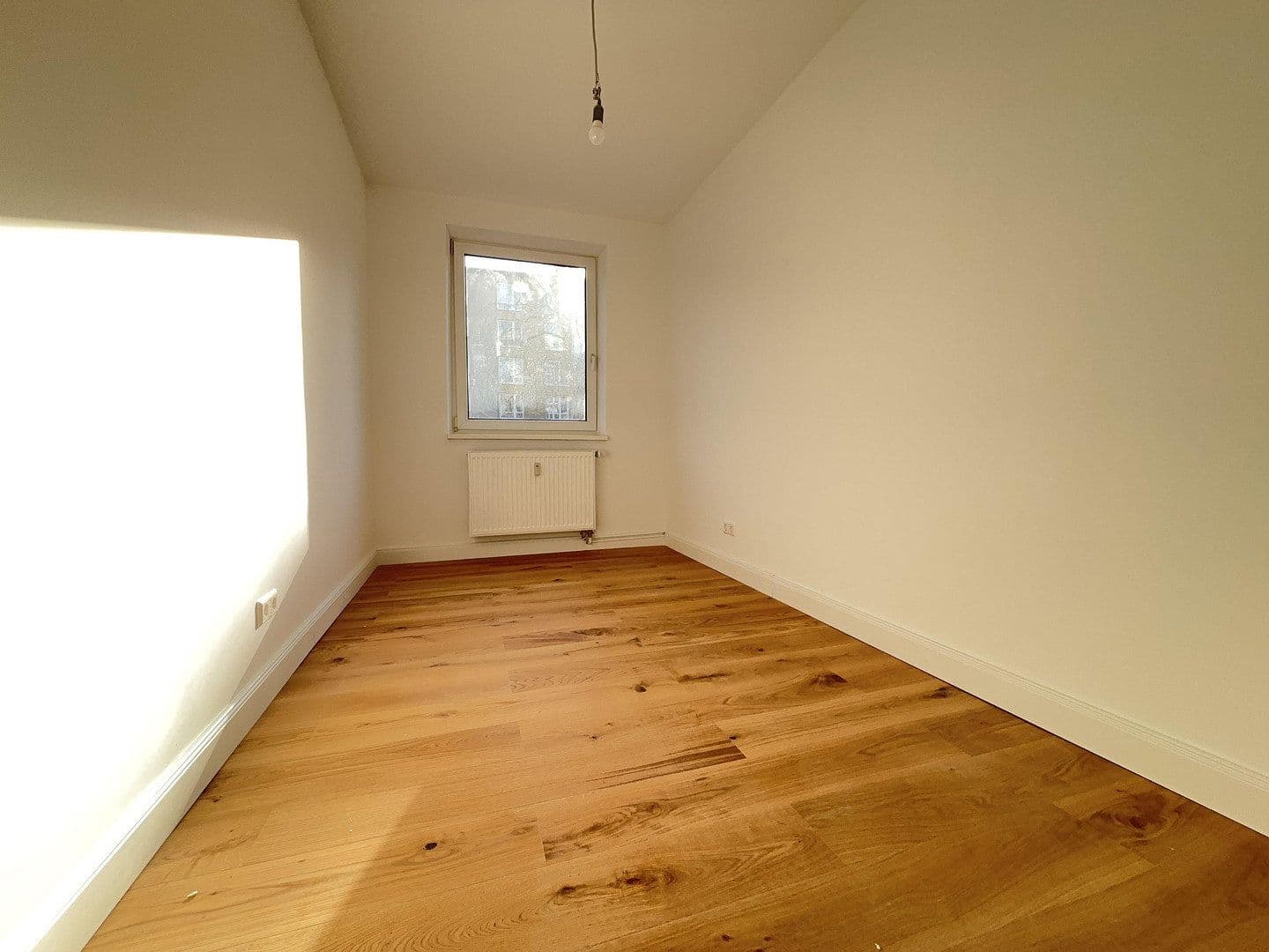 Prodej bytu 3+1 60 m², Weydemeyerstraße 17, Berlin, Berlín Prodej bytu 3+1 60 m², Weydemeyerstraße 17, Berlin, Berlín