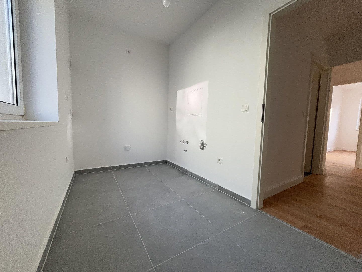 Prodej bytu 3+1 60 m², Weydemeyerstraße 17, Berlin, Berlín Prodej bytu 3+1 60 m², Weydemeyerstraße 17, Berlin, Berlín