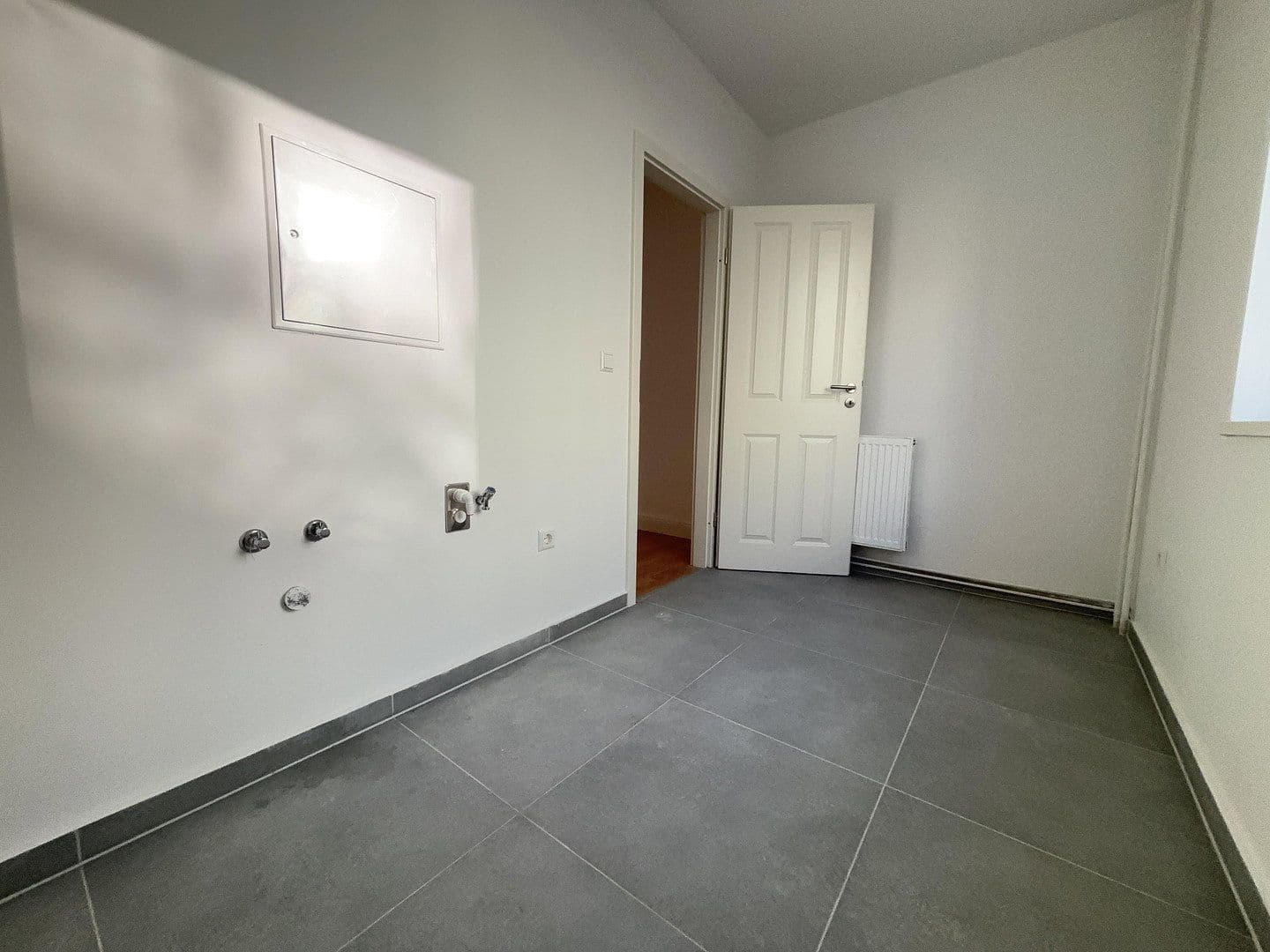 Prodej bytu 3+1 60 m², Weydemeyerstraße 17, Berlin, Berlín Prodej bytu 3+1 60 m², Weydemeyerstraße 17, Berlin, Berlín