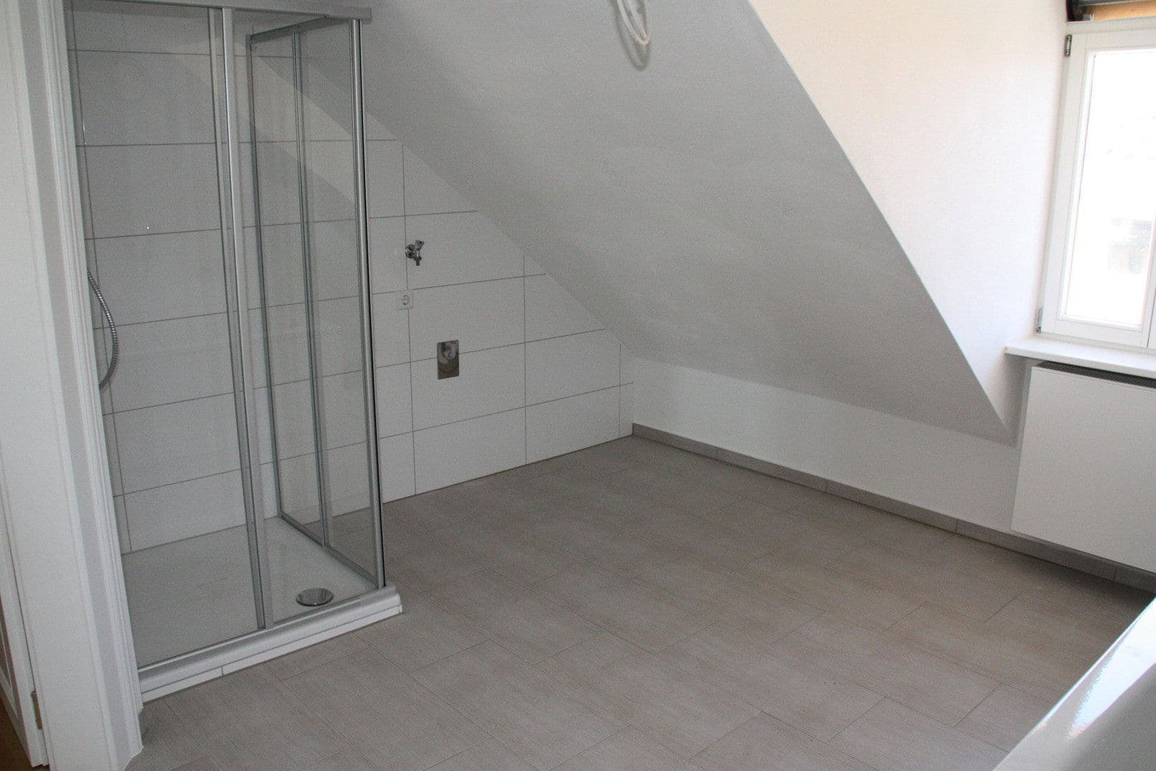 Pronájem bytu 3+1 110 m², Sinsheim, Bádensko-Württembersko Pronájem bytu 3+1 110 m², Sinsheim, Bádensko-Württembersko