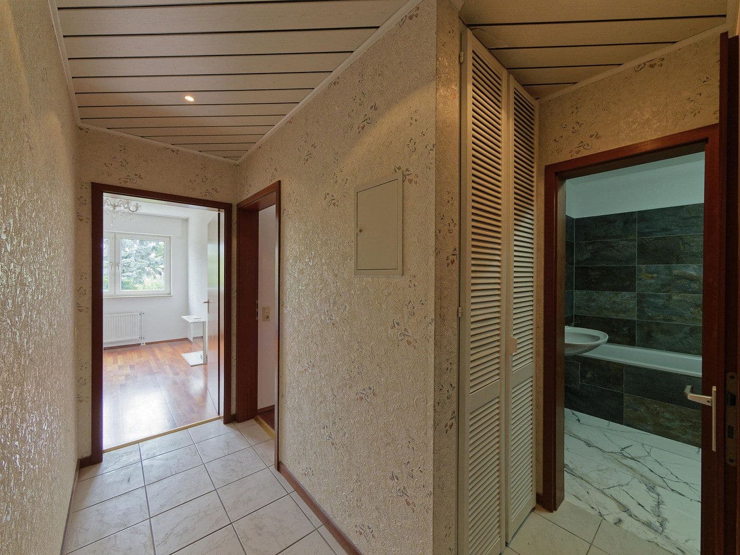 Pronájem bytu 3+1 87 m², Köln, Severní Porýní-Vestfálsko Pronájem bytu 3+1 87 m², Köln, Severní Porýní-Vestfálsko