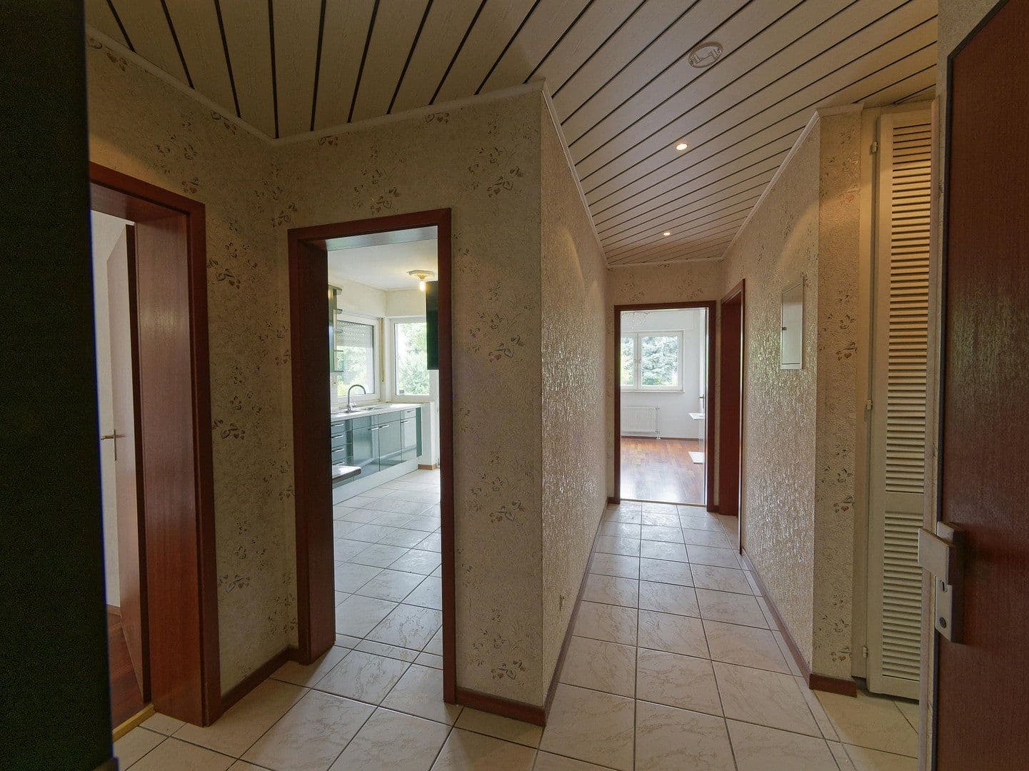 Pronájem bytu 3+1 87 m², Köln, Severní Porýní-Vestfálsko Pronájem bytu 3+1 87 m², Köln, Severní Porýní-Vestfálsko