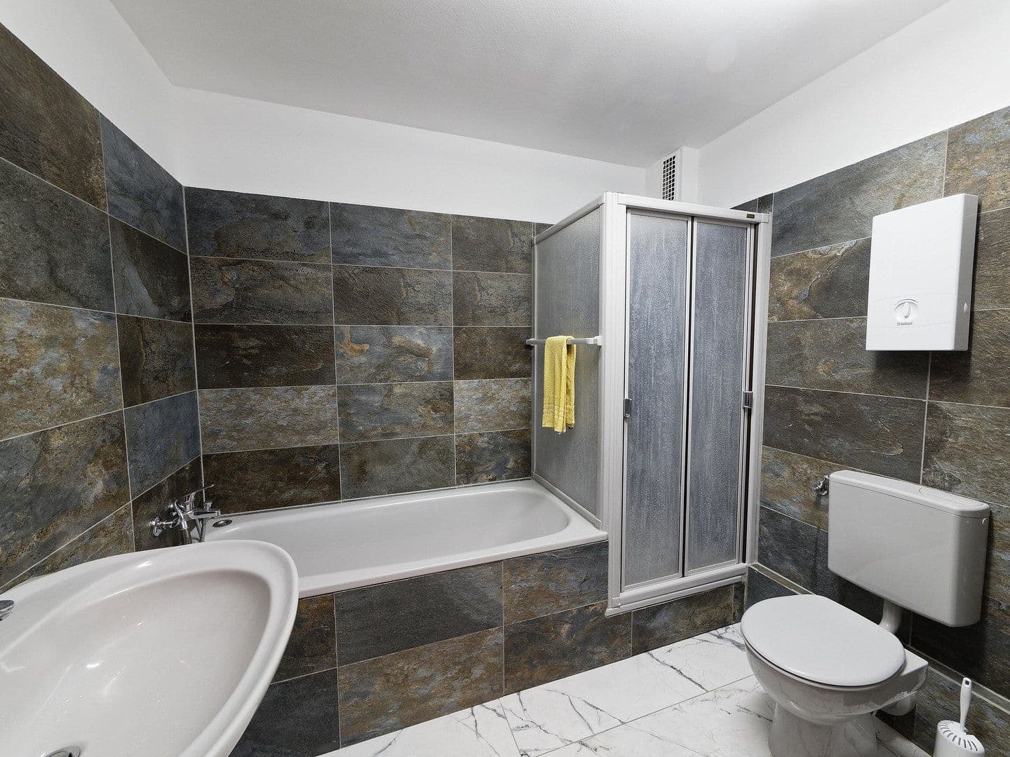 Pronájem bytu 3+1 87 m², Köln, Severní Porýní-Vestfálsko Pronájem bytu 3+1 87 m², Köln, Severní Porýní-Vestfálsko