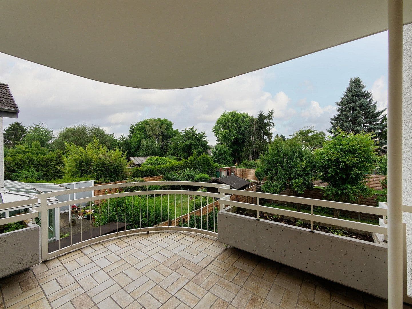 Pronájem bytu 3+1 87 m², Köln, Severní Porýní-Vestfálsko Pronájem bytu 3+1 87 m², Köln, Severní Porýní-Vestfálsko