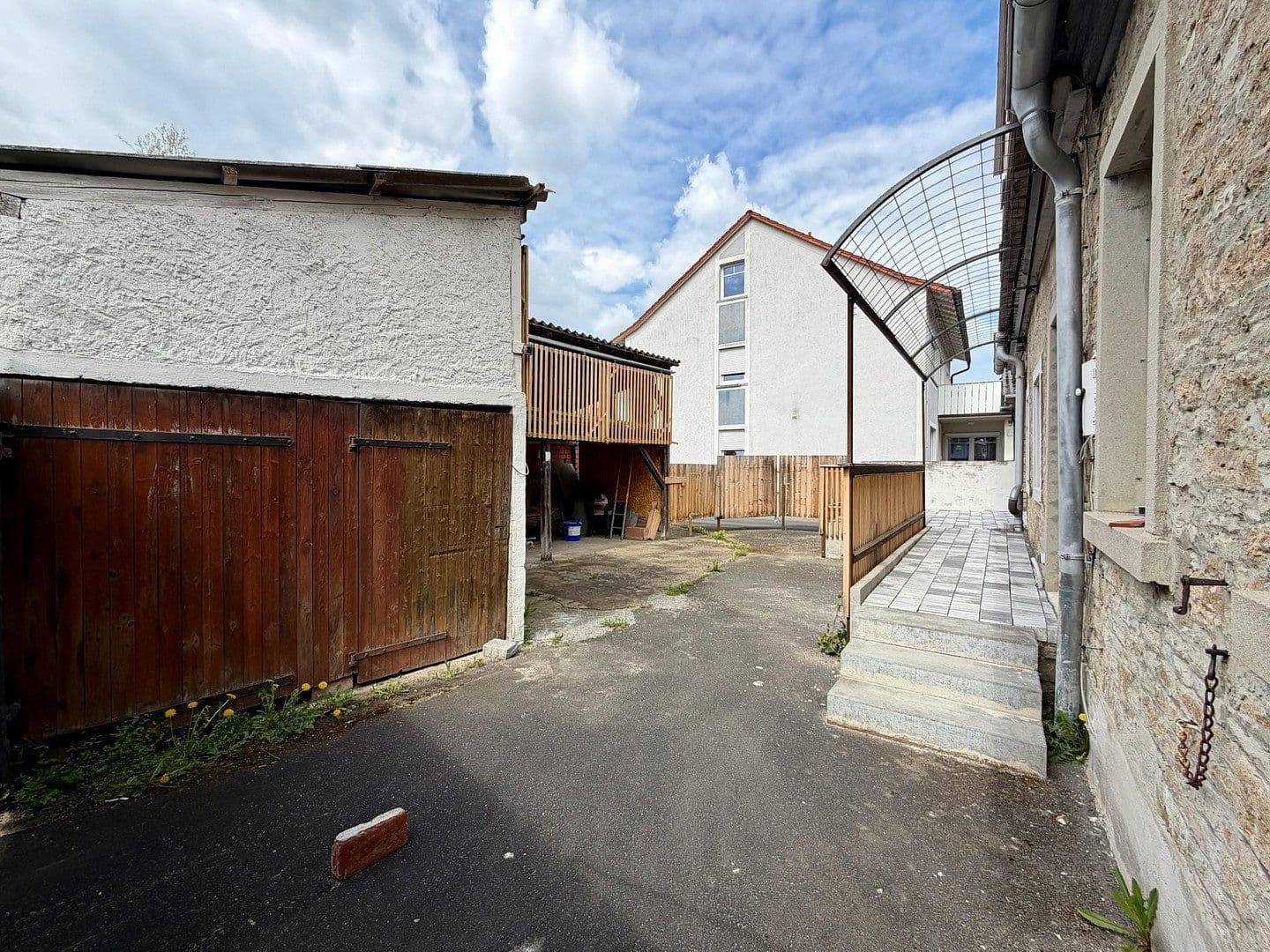 Prodej domu 208 m², pozemek 474 m², Albertshofen, Bavorsko Prodej domu 208 m², pozemek 474 m², Albertshofen, Bavorsko